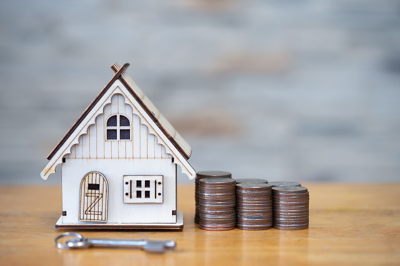 房屋贷款和保险概念，销售房屋图片下载