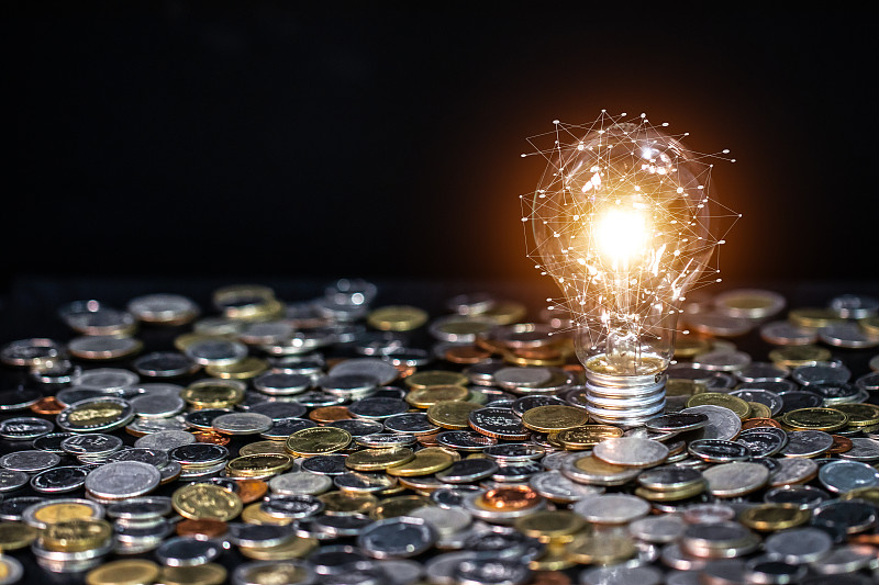 钱的概念，灯泡的概念，生意图片下载