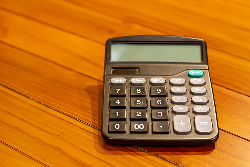 各种背景中的黑色计算器图片下载